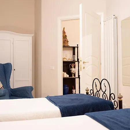 Domus Borbonica Bed and breakfast