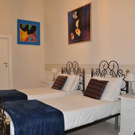Bed and breakfast Domus Borbonica 4*