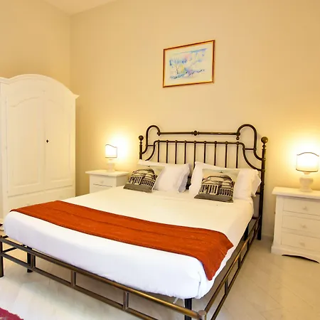 Domus Borbonica Bed and breakfast
