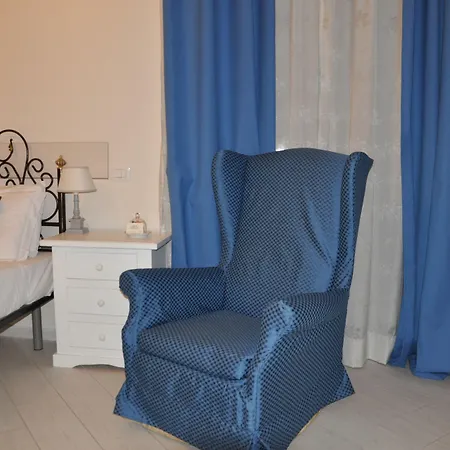 Domus Borbonica 4* Nápoles