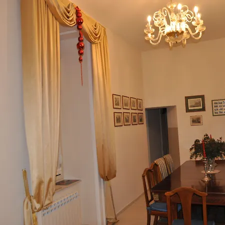 Domus Borbonica 4*