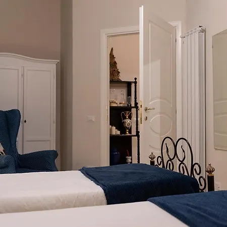 Couette-café Domus Borbonica Naples