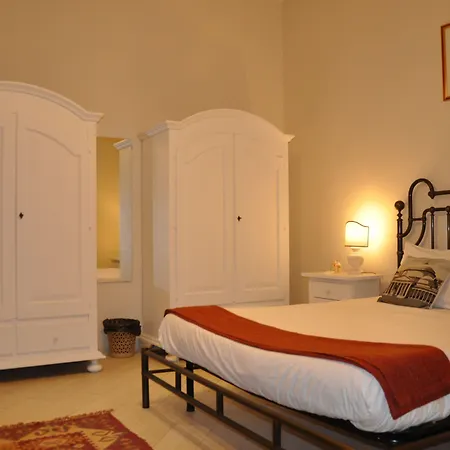 Domus Borbonica Couette-café