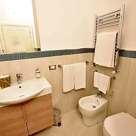 Domus Borbonica לינה וארוחת בוקר 4*