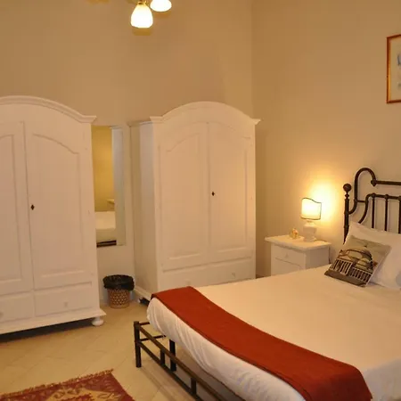 Domus Borbonica 3*