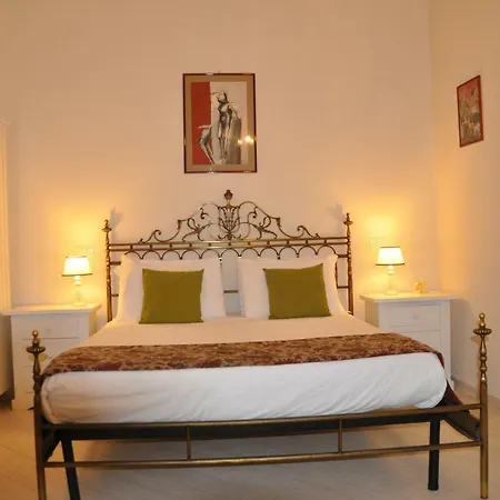 Bed & Breakfast Domus Borbonica 3*
