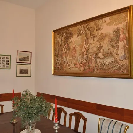 Domus Borbonica 3* נאפולי