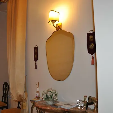 Domus Borbonica Bed & Breakfast 3*