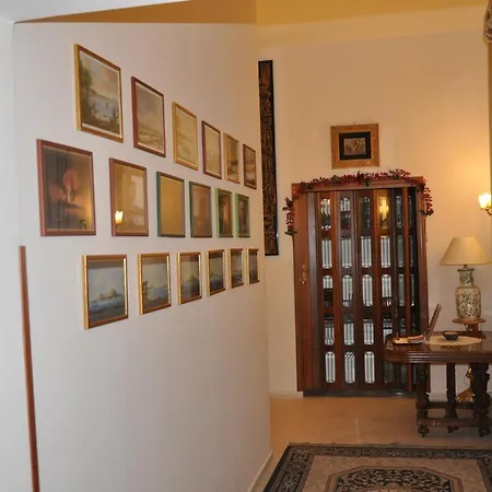 Domus Borbonica 4*